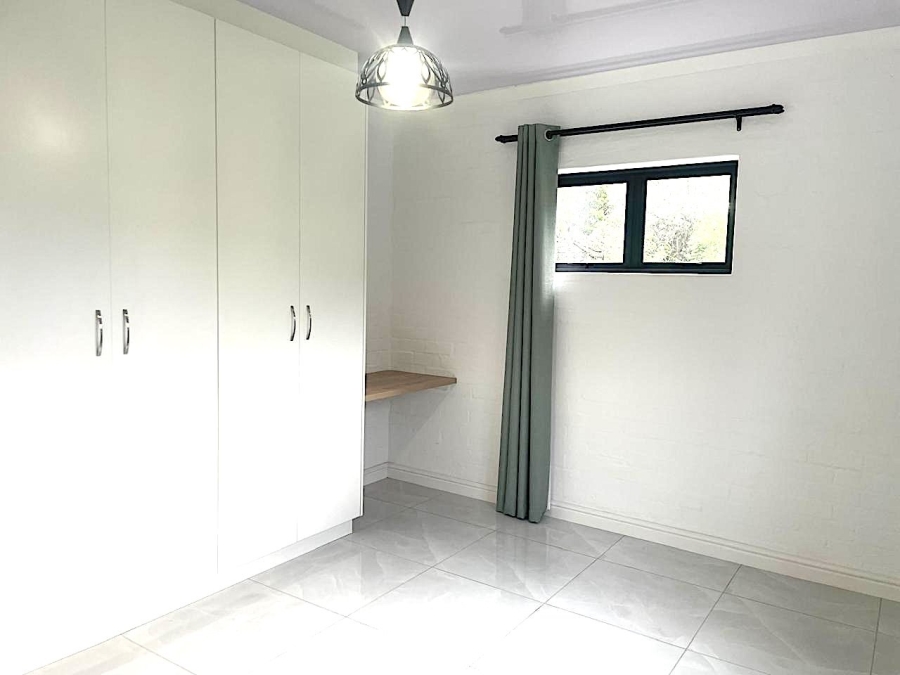 To Let 2 Bedroom Property for Rent in Crofters Valley Western Cape